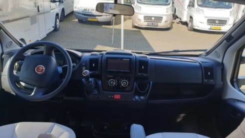 C25 – 4p Bürstner semi-integrated from 2018