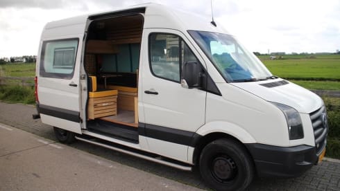 EigenWijze – Unique bus camper, with nice interior