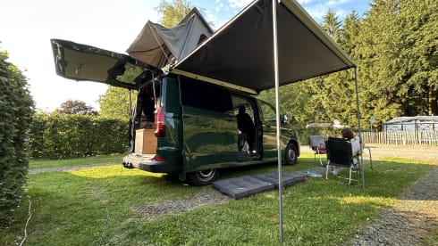Mitte – Volkswagen Transporter met daktent voor 2 personen