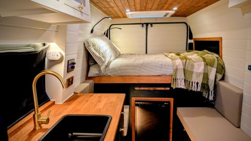 Blà Bheinn – 3 berth Citroën bus from 2016