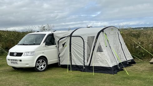 Betsy – Cool 2 berth Volkswagen campervan from 2008