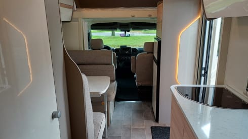 C19 – Knaus Traveler A705 XL Garage for 6 persons