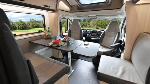 de Club camper – NEW 5-person luxury camper, incl. inventory and insurance