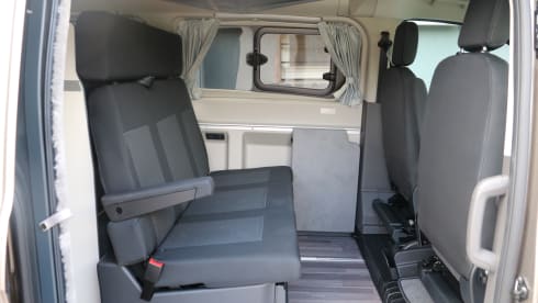 SAM – Neuer 5-Sitzer Van mit integrierter Toilette