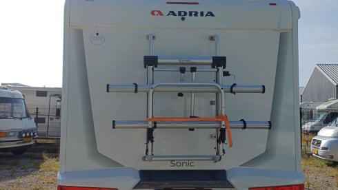 Aki – 4p Adria Mobil integrated uit 2017