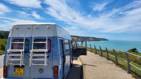 Nice Volkswagen bus camper, ready for adventure!
