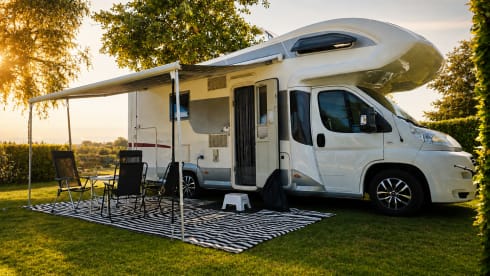 ELNA – Nice, spacious family camper with a separate bedroom and fuel compensation.