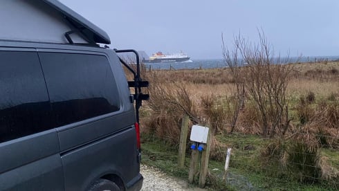 Florrie The Adventure Van - Volkswagen Transporter T6 Camper King