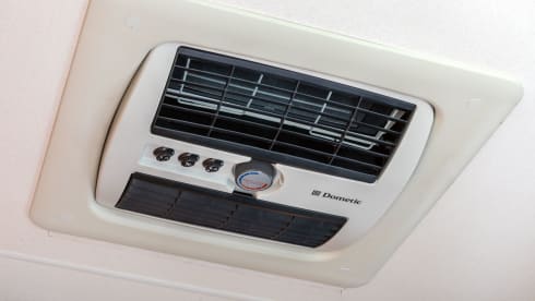 Sunny Boy – 4 P Knaus Sun TI camper, large bed, 2 x air conditioning - Nijmegen region