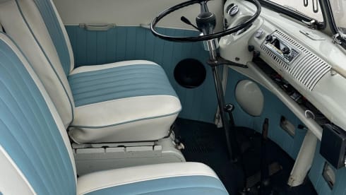 Snowy – 2 berth Volkswagen campervan from 1957