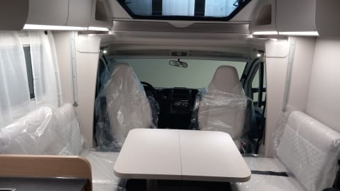 Adria Matrix 650 dl con letti gemelli posteriore che diventa letto unico 