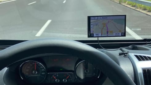 Dreamer – Dreamer D55 UP: pop-up roof, 4 beds, private bathroom and shower!