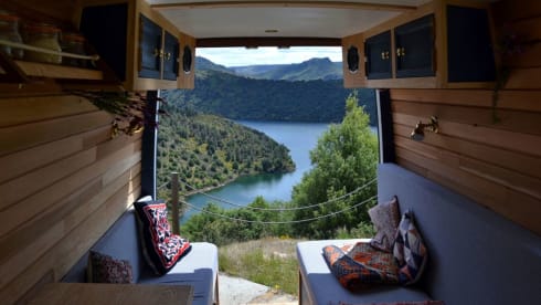 Quincy – Boutique hotel vibes in a stylish off-grid camper