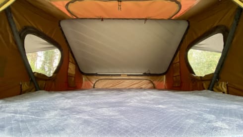 🏕️ Adventure on wheels – Jeep with luxury Vickywood roof tent