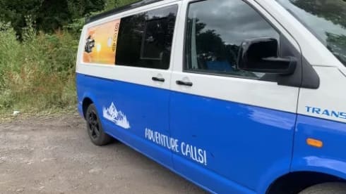 Sky – 4 berth Volkswagen Transporter campervan 