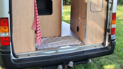 Nuggy – Ford Nugget 5 persoons,  Stoere kampeerbus voor de ultieme roadtrip!