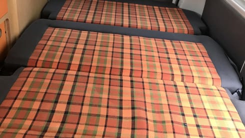 Monty – Perfect camper for get-aways great & small (4-berth VW, 2019) 