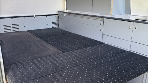 2p Mercedes-Benz campervan uit 2006