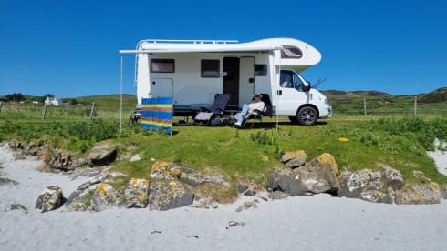 Ellie – Comfortable 4-Berth Motorhome with Large Garage for Hire