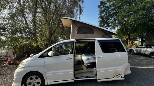 The Borderless Reiver – 3 (+ 1 small child) berth Toyota campervan from 2007