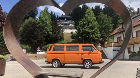 Besje – Cozy 2p Volkswagen T3 bus 'Besje' from 1981