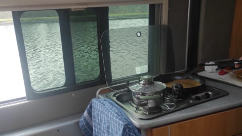 Gezellige en compacte 2p-Fiat Ducato, met airco. 