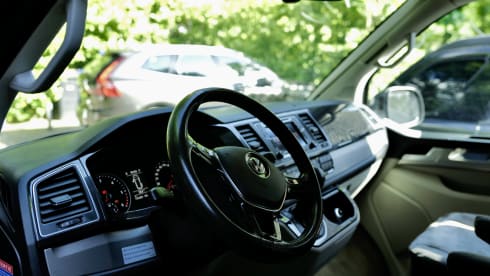 ~2 – 4p Volkswagen 4wd Adventure Campervan