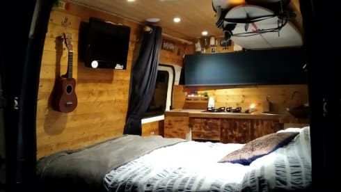 Squeak 🐰 – Compact surf camper!!
