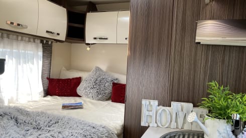 Beni – Bungalow semi-integrato Benimar a 3 posti letto, costruito nel 2017.
