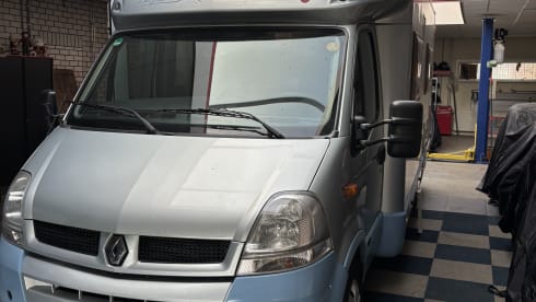 2p Bürstner semi-integrated uit 2008