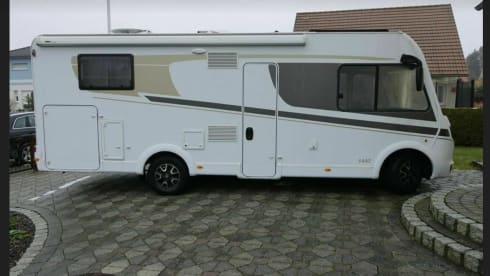 Hulk – Fully integrated motorhome.