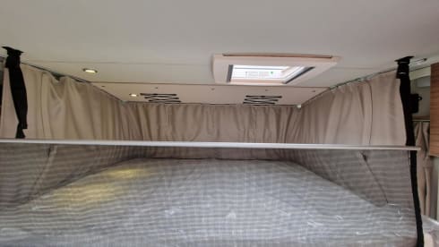 Knaus Live 1 700 meg 2022 (Aut, 180hp, LED lighting, air conditioning, carplay, TV)