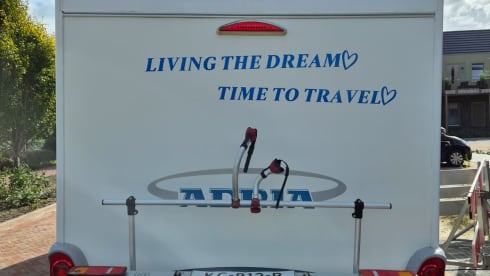 Beautiful Adria camper; single beds, air conditioning and large garage