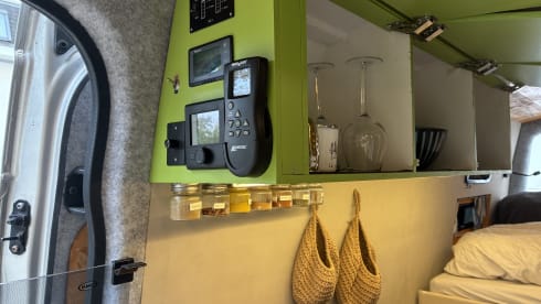 Ritser – Off-grid Volkwagen crafter buscamper 2p