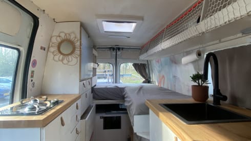 2p Off Grid Master campervan 2009