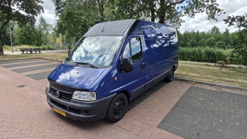 Lotta – 2-seater Fiat bus from 2002