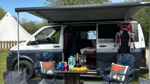 Buddy –  Volkswagen Campervan 2/4 berth Perfect for Adventure Hols! 