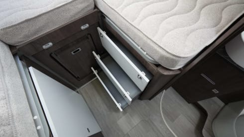 4p Ford semi-integrated from 2025