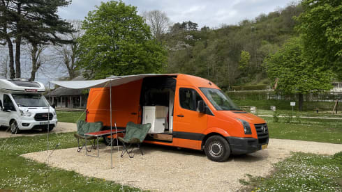 Very Spacious Luxury Off-Grid Camper – Freedom, Comfort & Adventure on Wheels!