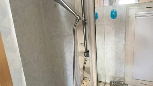 Gennaro – Camper Mansardato per 7 persone