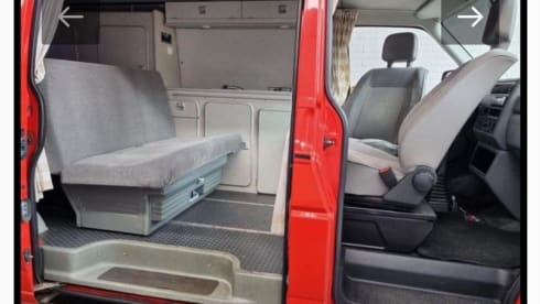 Ferrari onder de Volkswagens – 2p Volkswagen bus uit 2001