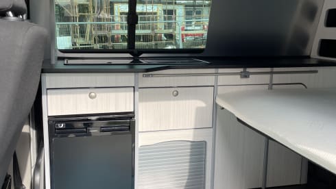 Sunny Scotland Campers  – Volkswagen transporter, sleeps 2 and pet friendly