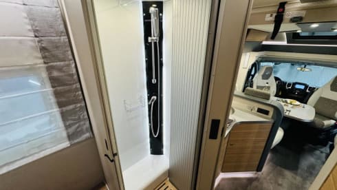 4p luxury Dethleffs with air conditioning and towbar from 2019