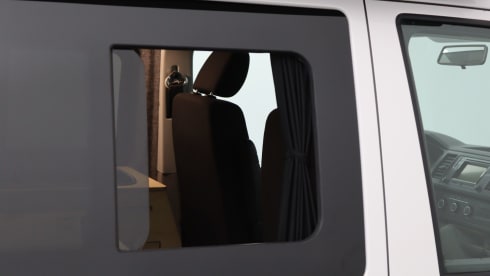Hennie  – Camping-car 4 personnes très facile d'utilisation ! 