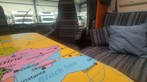 5 pers. camper, off grid, lots of space