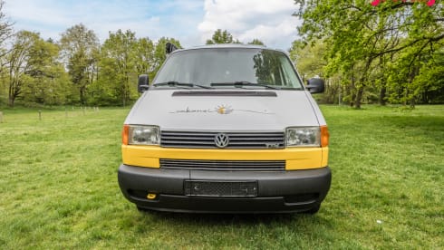 Sunset – 2p Volkswagen campervan from 1999