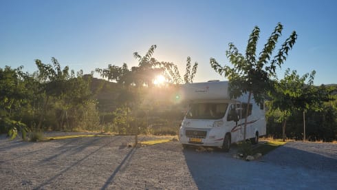 Mammoet – Super complete Sunlight A70 alcove for 6 people. 