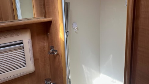 NIXON 57 – 4 BERTH FIAT AUTOTRAIL 2007