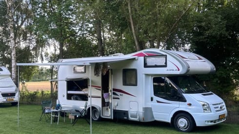 Space – 8p Ford Transit with luxury Koala 50 body 