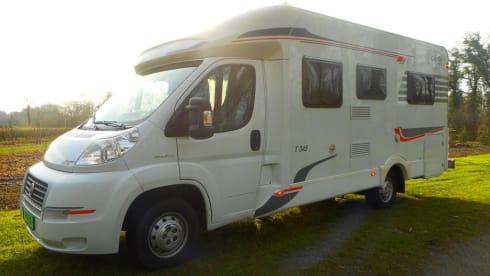 Beautiful, spacious and very nice camper for 2-4 people